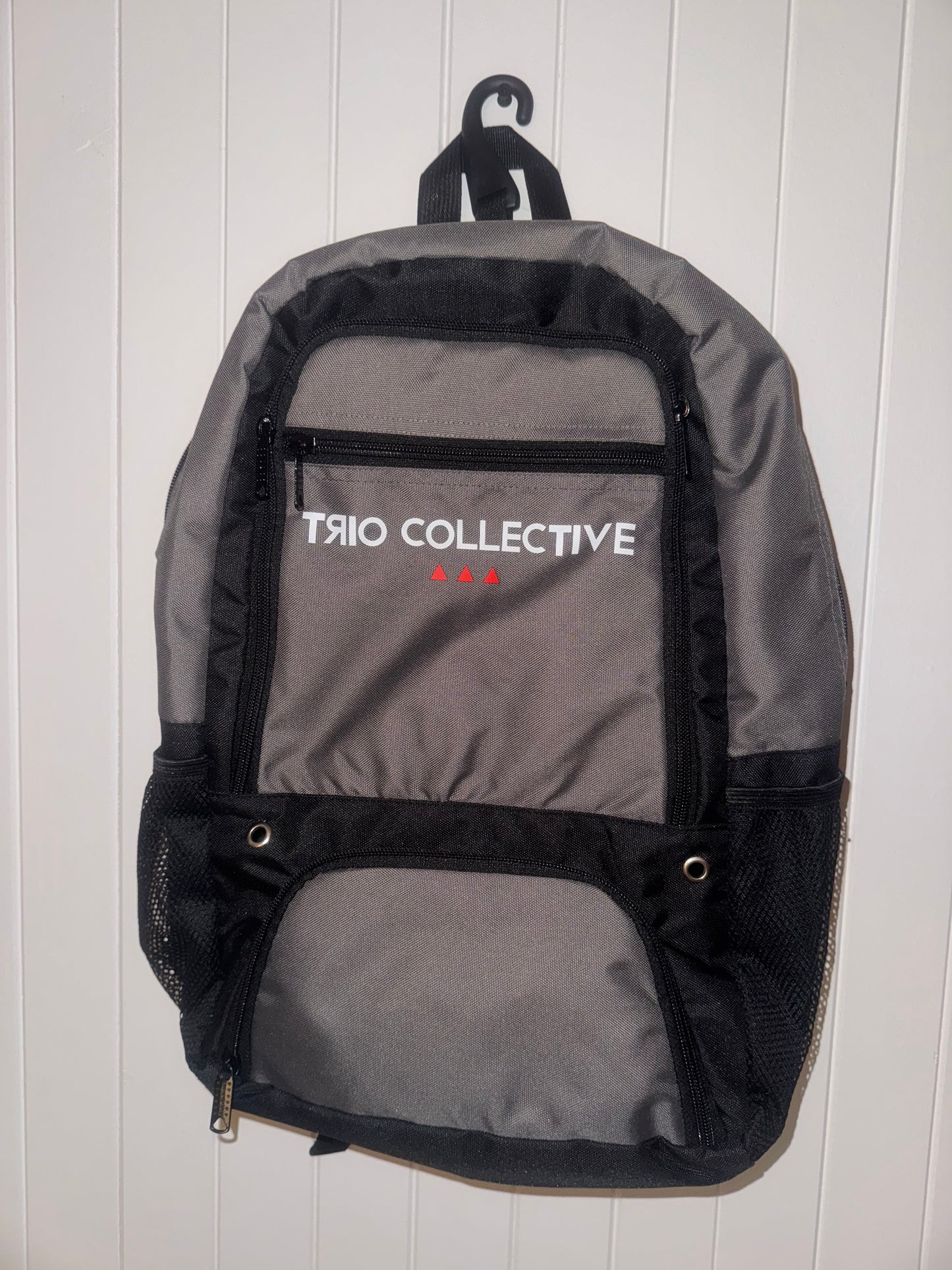 Grey sports bag (Trio collective)